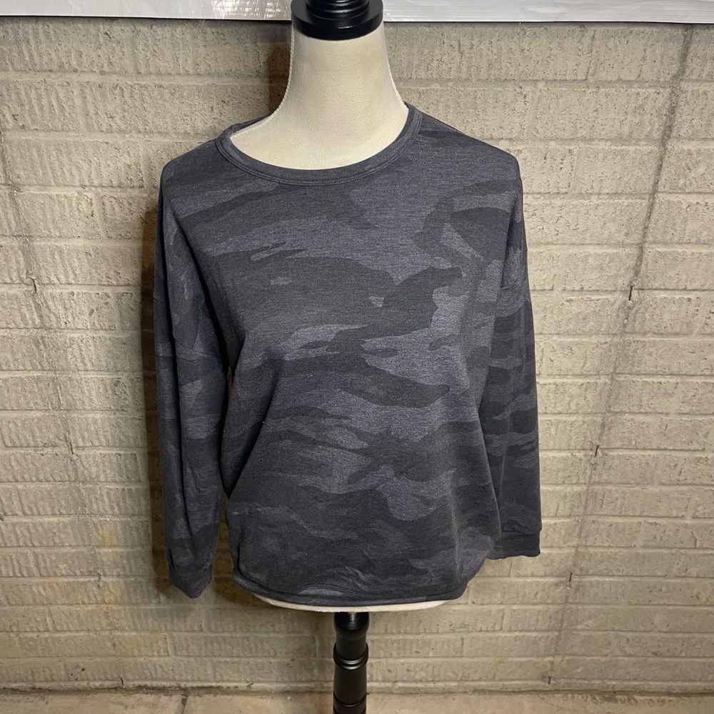 Tuff Athletics Black Gray Camo Long Sleeve Crewneck Sweatshirt Size Small